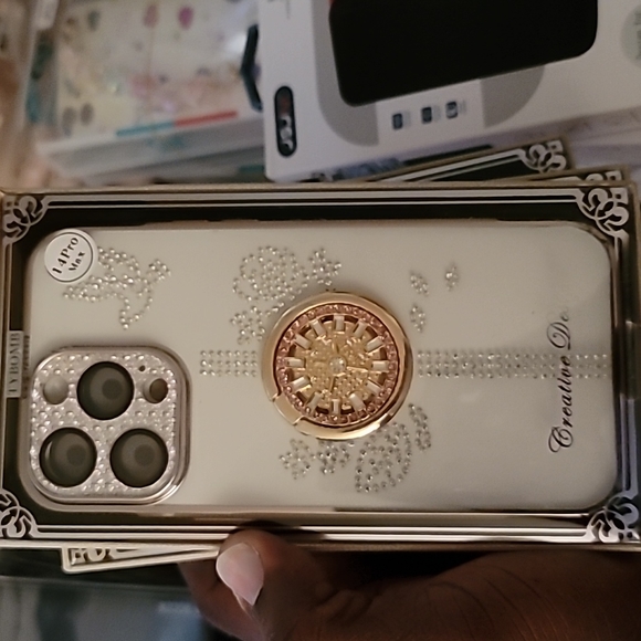 IPhone case - Picture 5 of 8